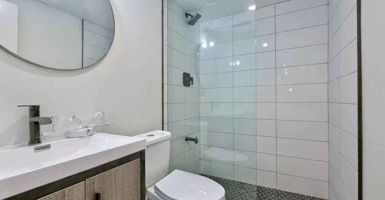 1-653 Manning Avenue, Toronto, ON, M6G 2W2 - 7