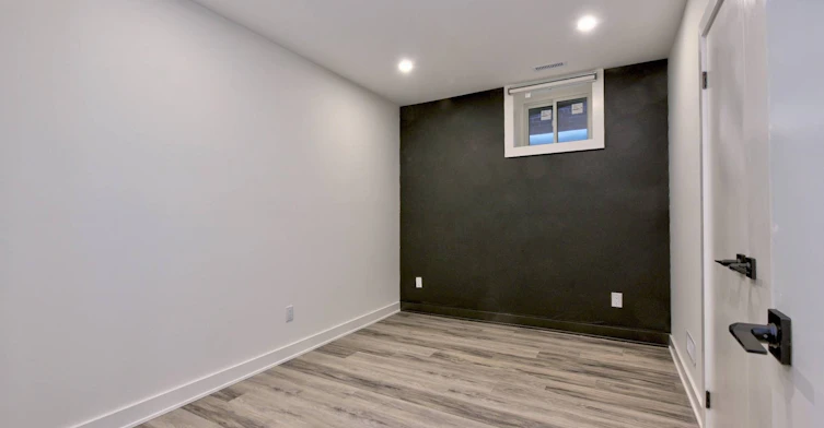 1-653 Manning Avenue, Toronto, ON, M6G 2W2 - 5