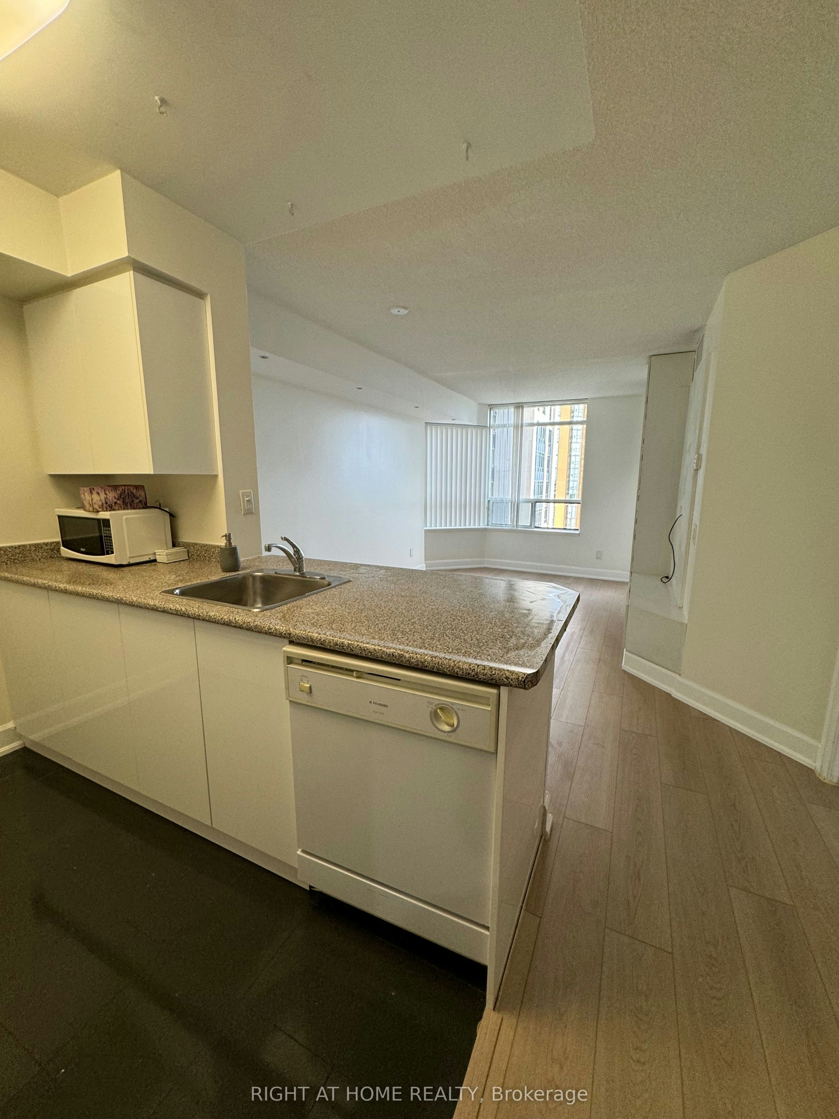 153 Beecroft Road, Toronto, ON, M2N 7C5 - 4