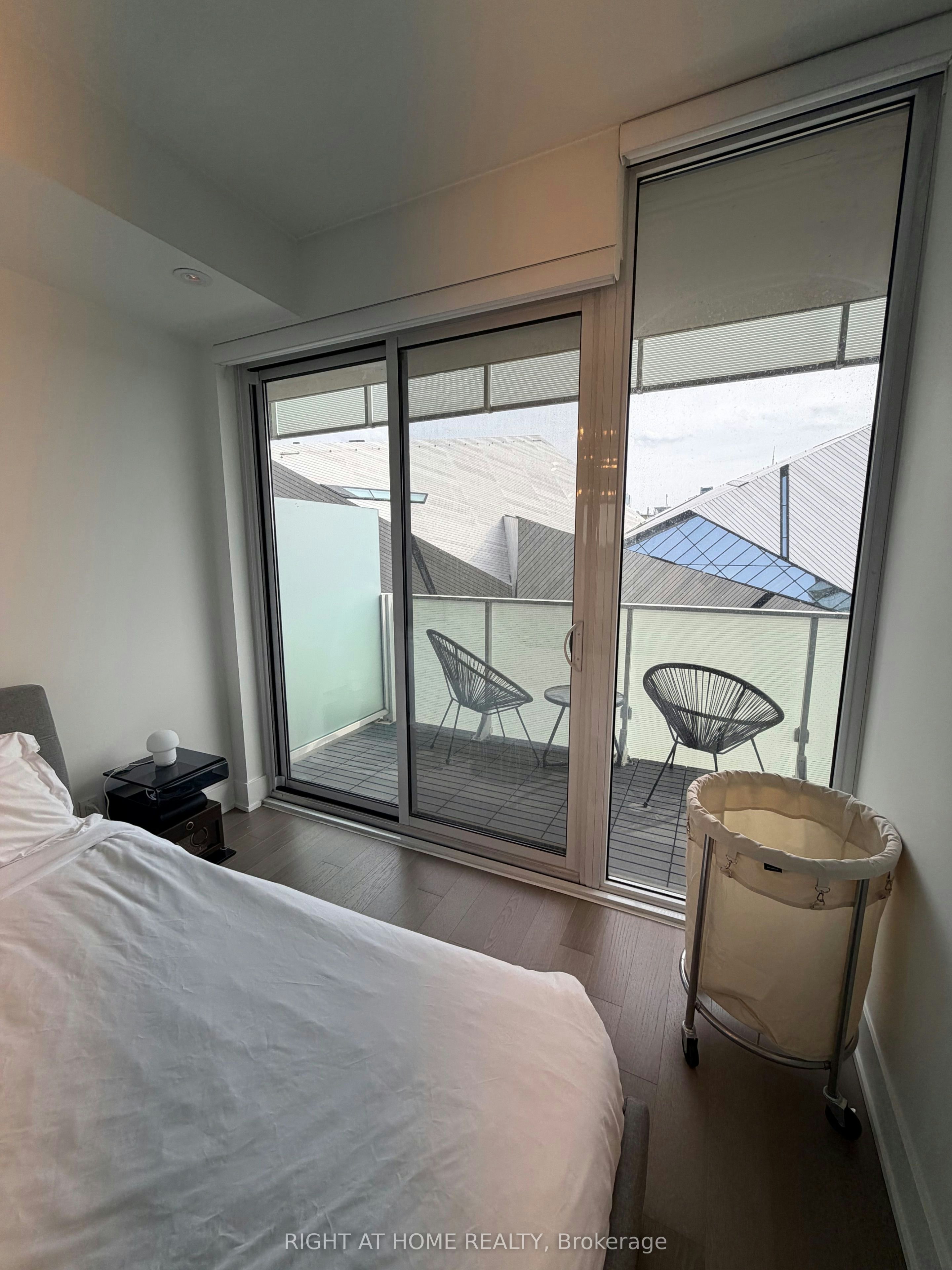 704-200 Bloor Street West Street W, Toronto, ON, M5S 1T8 - 24