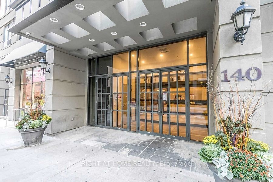 301-140 Simcoe Street, Toronto, ON, M5H 4E9 - 2