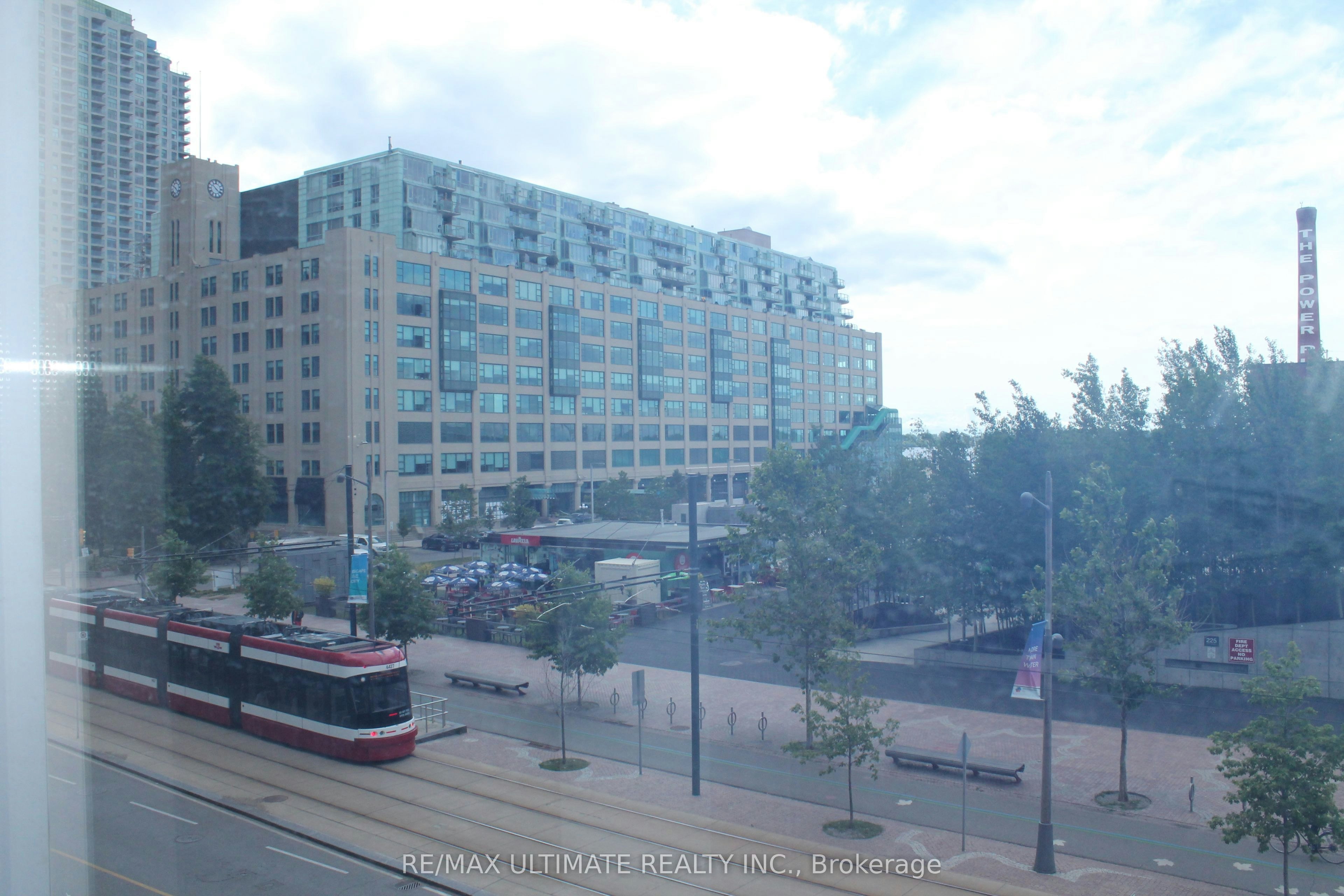 307-218 Queens Quay W, Toronto, ON, M5J 2Y6 - 4