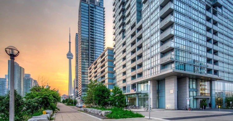 2116-15 Iceboat Terrace, Toronto, ON, M5V 4A5 - 2