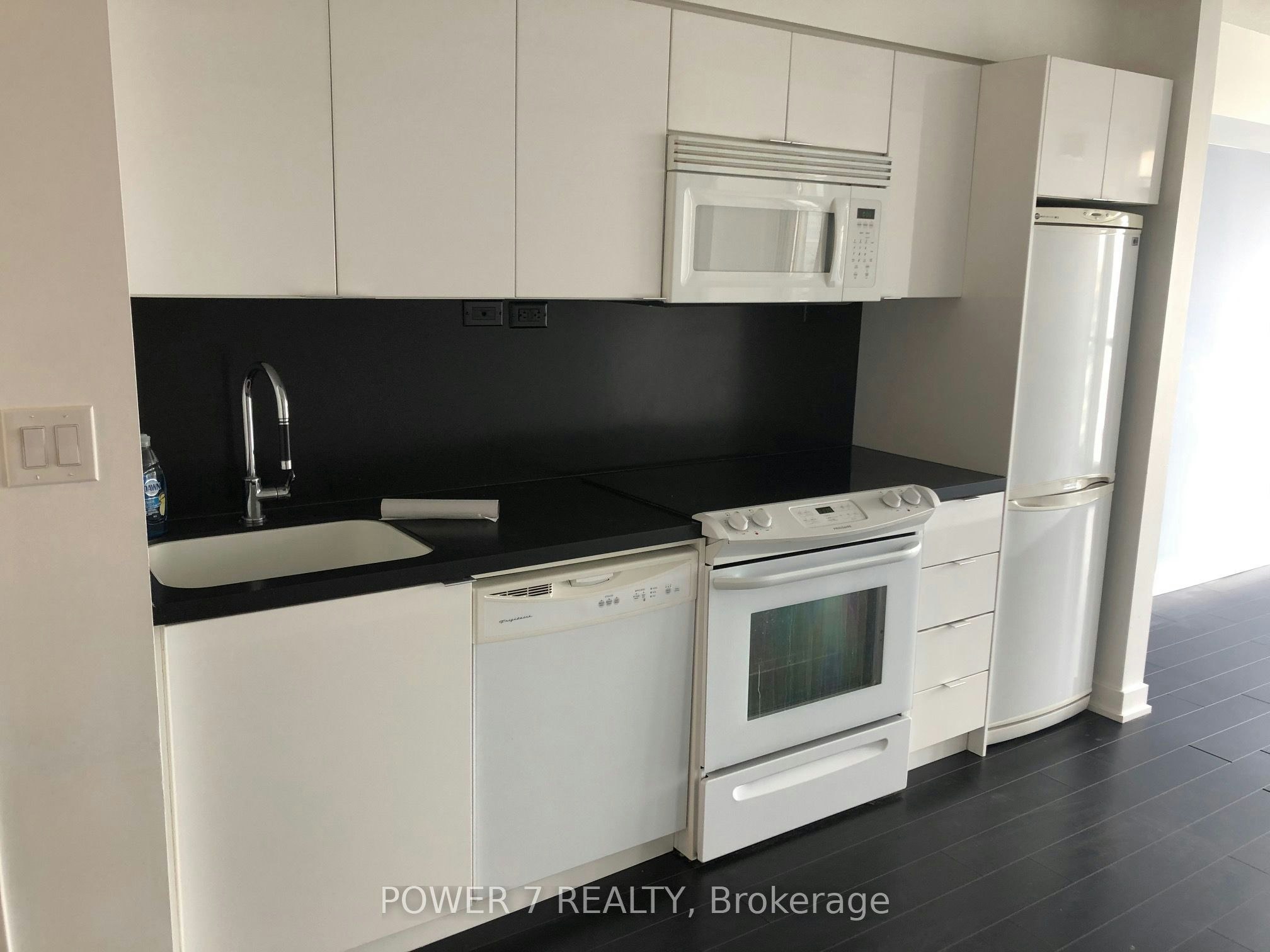 2116-15 Iceboat Terrace, Toronto, ON, M5V 4A5 - 7