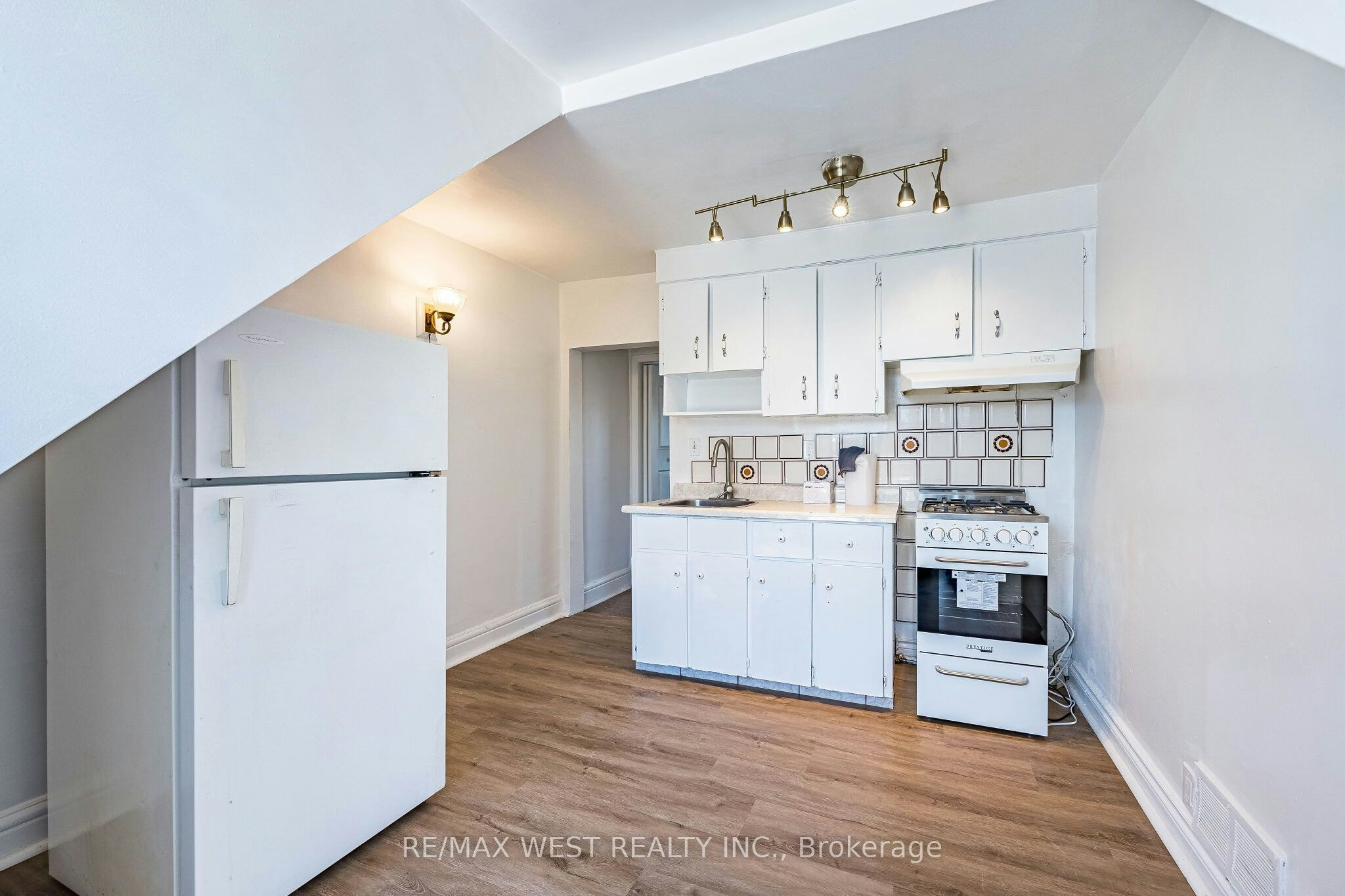 3-280 St Clarens Avenue, Toronto, ON, M6H 3W3 - 16