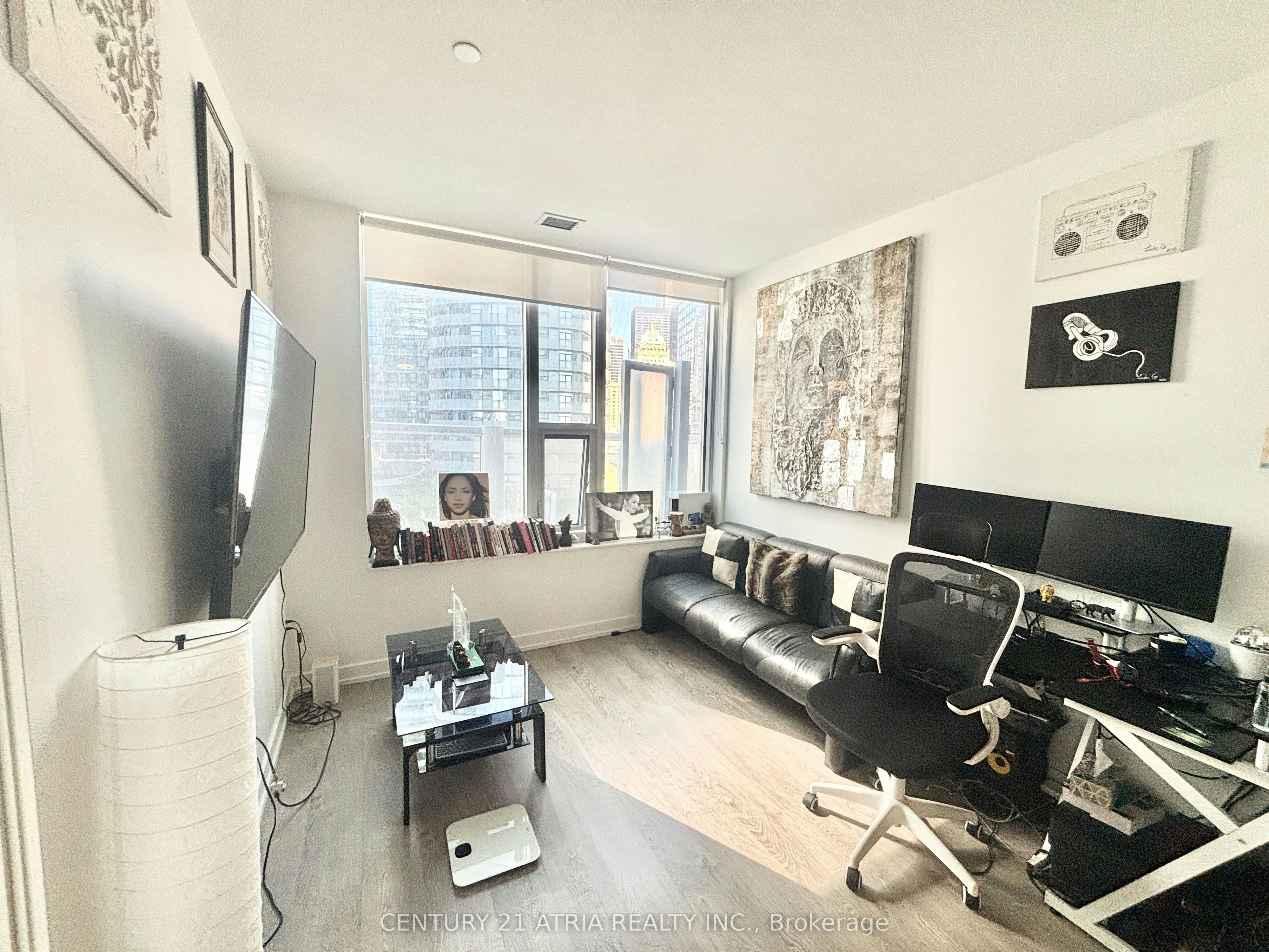 802-10 York Street, Toronto, ON, M5J 0E1 - 4