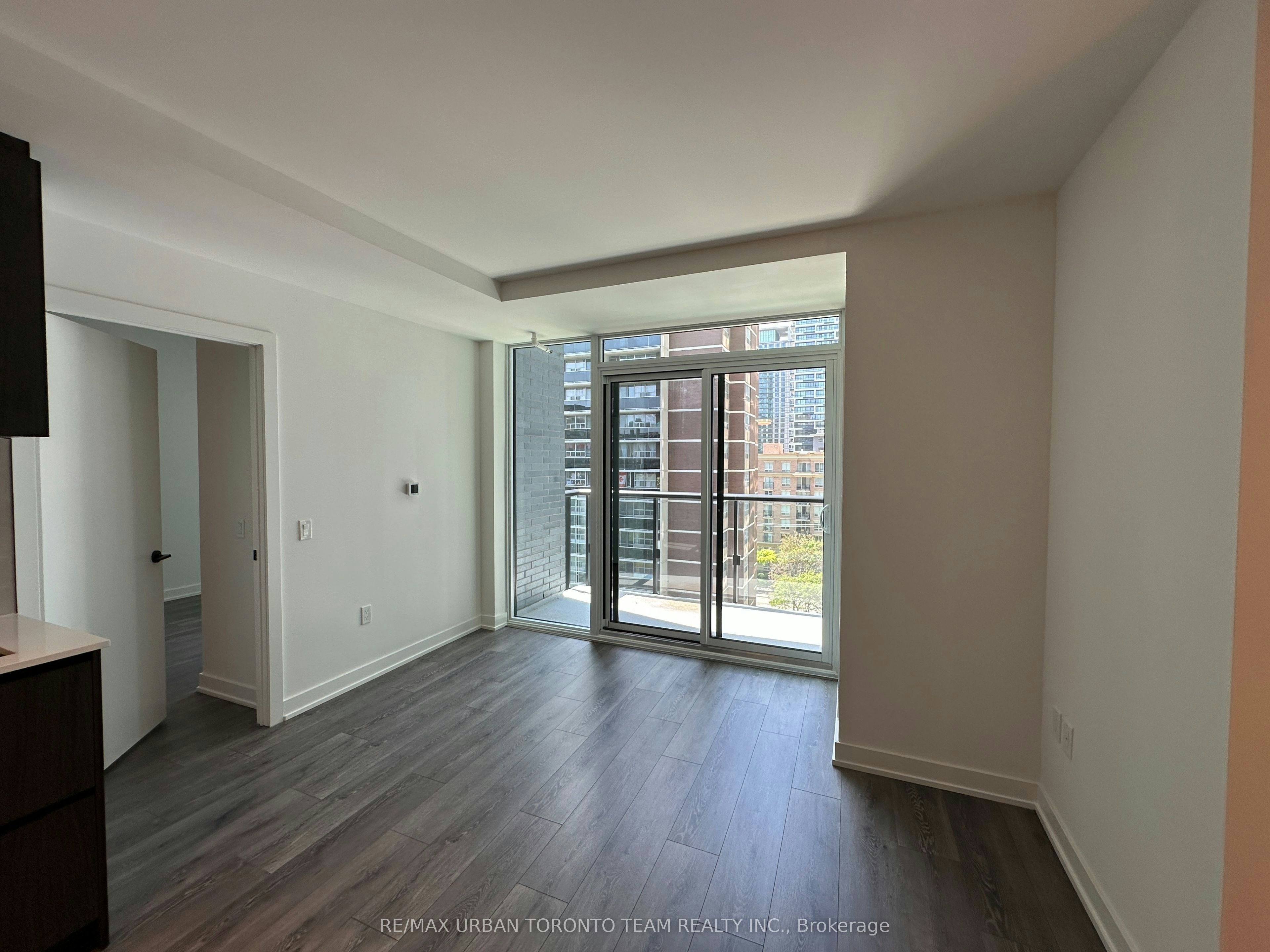 805-127 Broadway Avenue, Toronto, ON, M4P 1V3 - 2