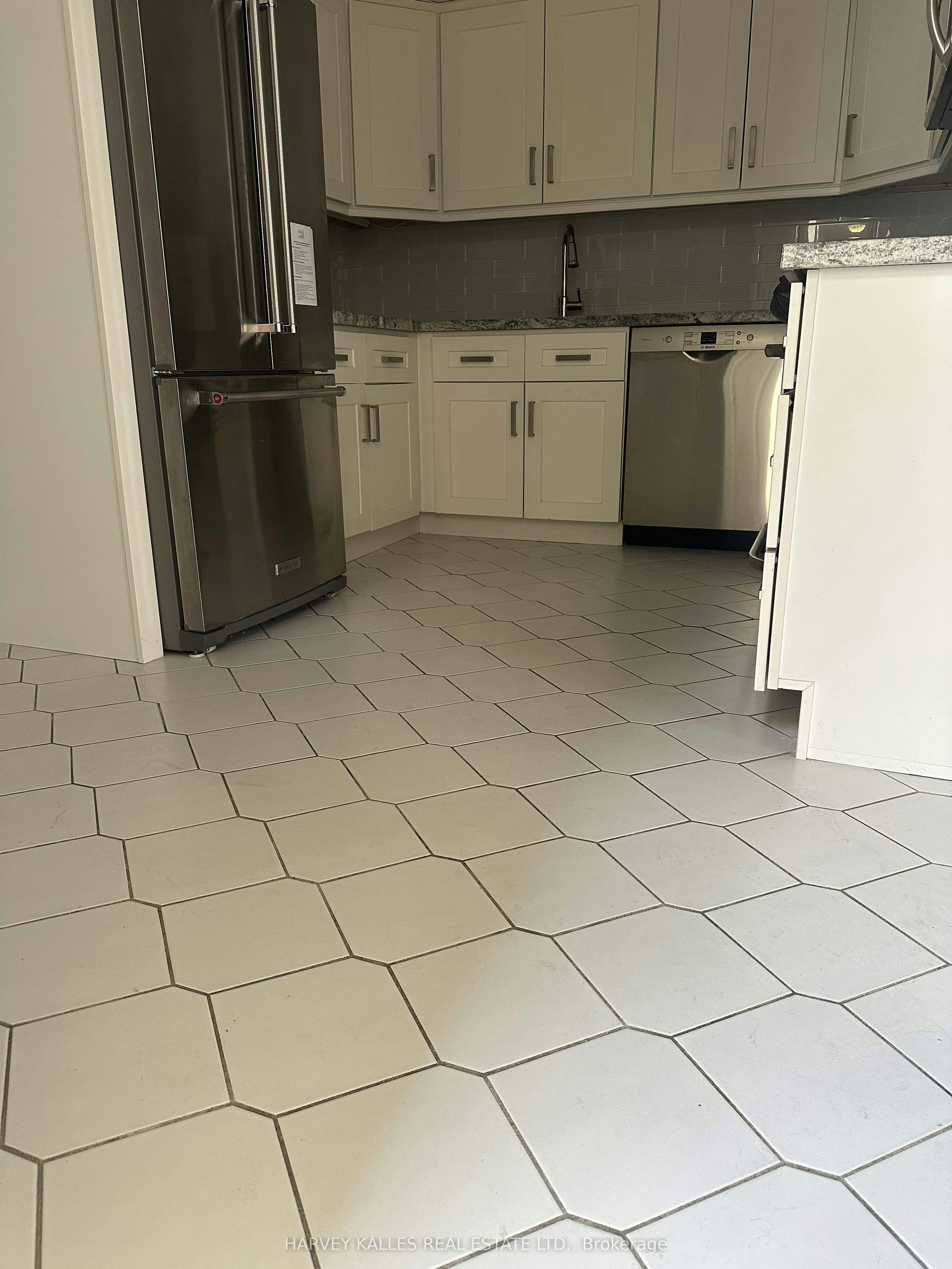 PH4-18 Lower Village Gate, Toronto, ON, M5P 3M1 - 4