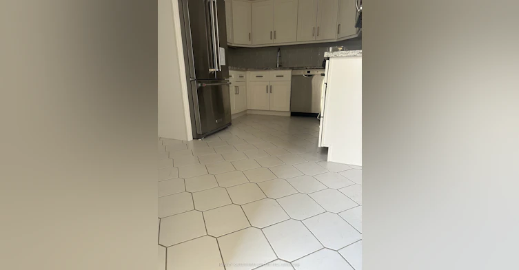 PH4-18 Lower Village Gate, Toronto, ON, M5P 3M1 - 4