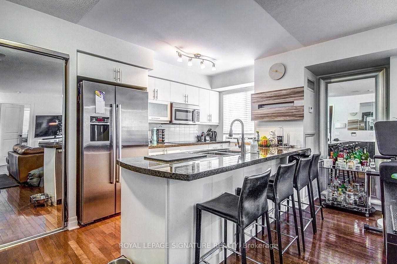 503-35 Balmuto Street, Toronto, ON, M4Y 0A3 - 2