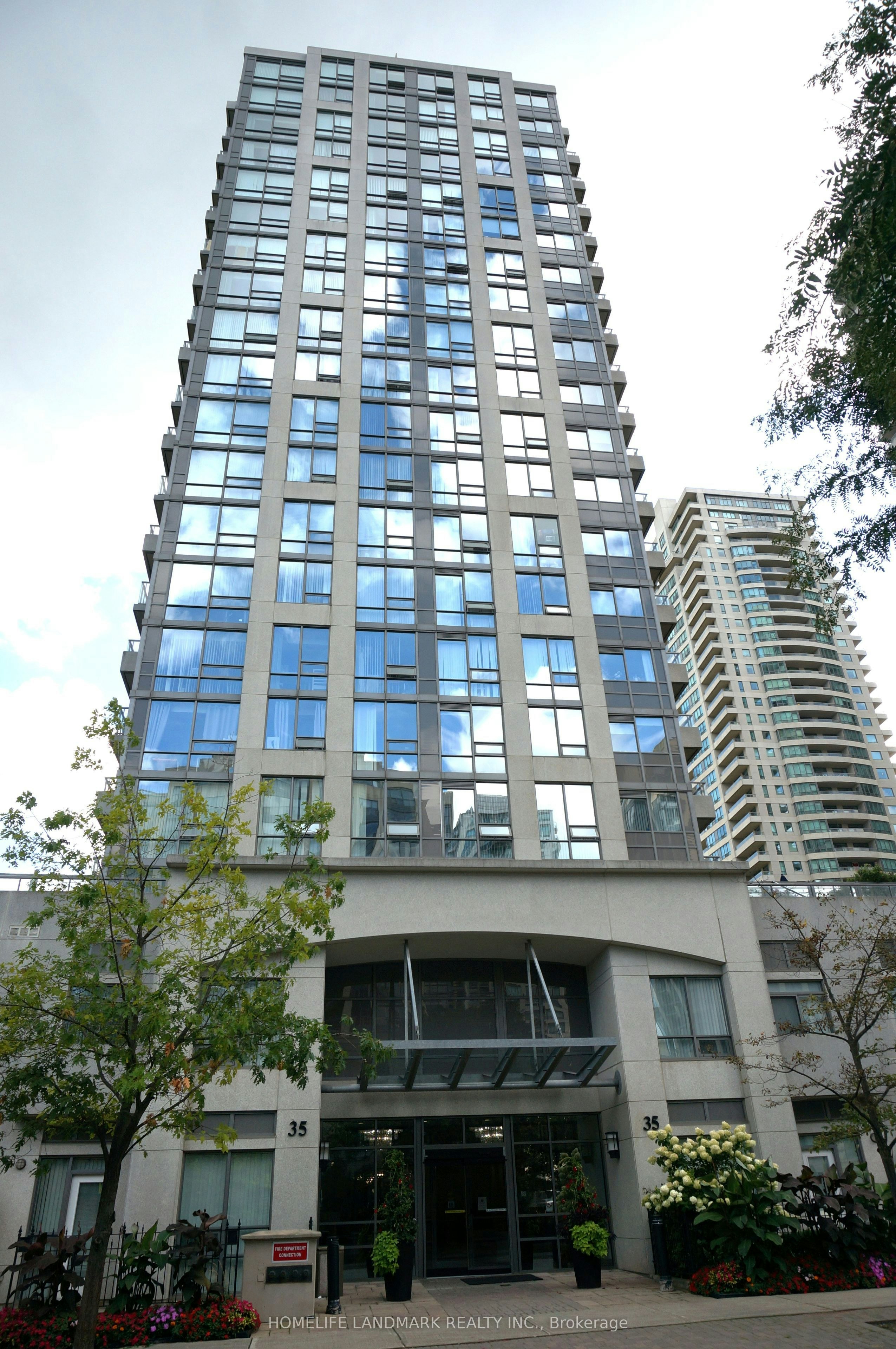 35 Hollywood Avenue, Toronto, ON, M2N 0A9