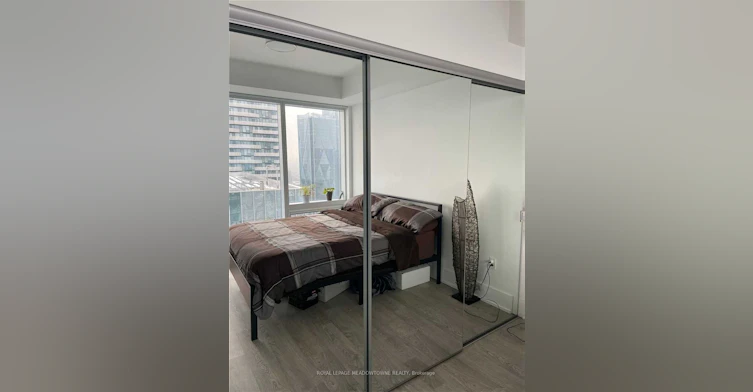 5404-10 York Street, Toronto, ON, M5J 0E1 - 11
