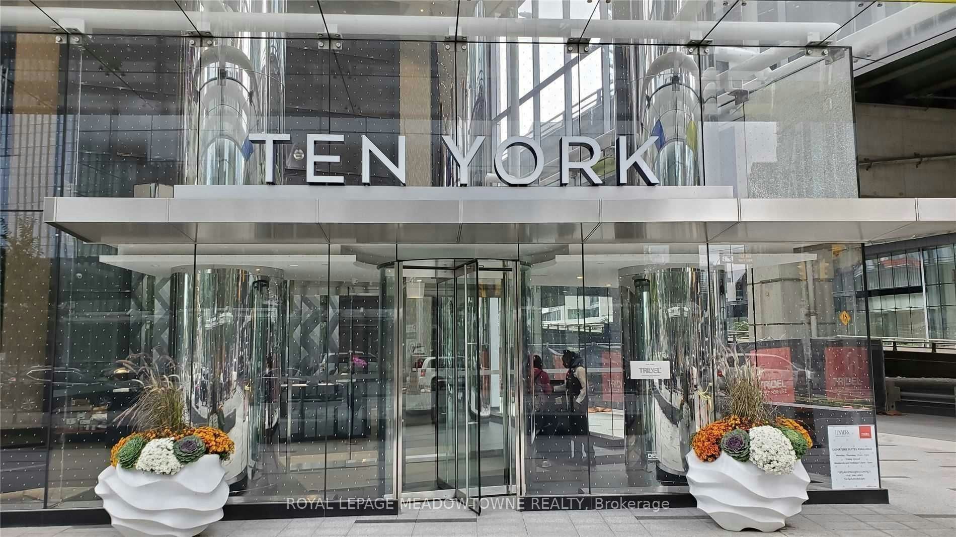 5404-10 York Street, Toronto, ON, M5J 0E1 - 2