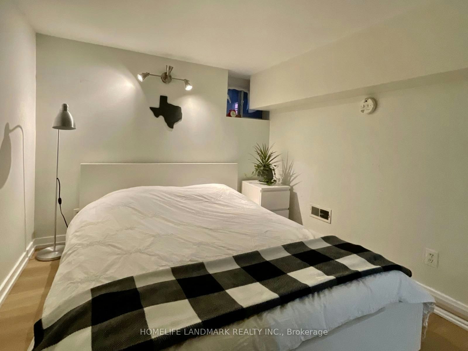 Basement-21 Palmerston Gardens, Toronto, ON, M6G 1V8 - 3