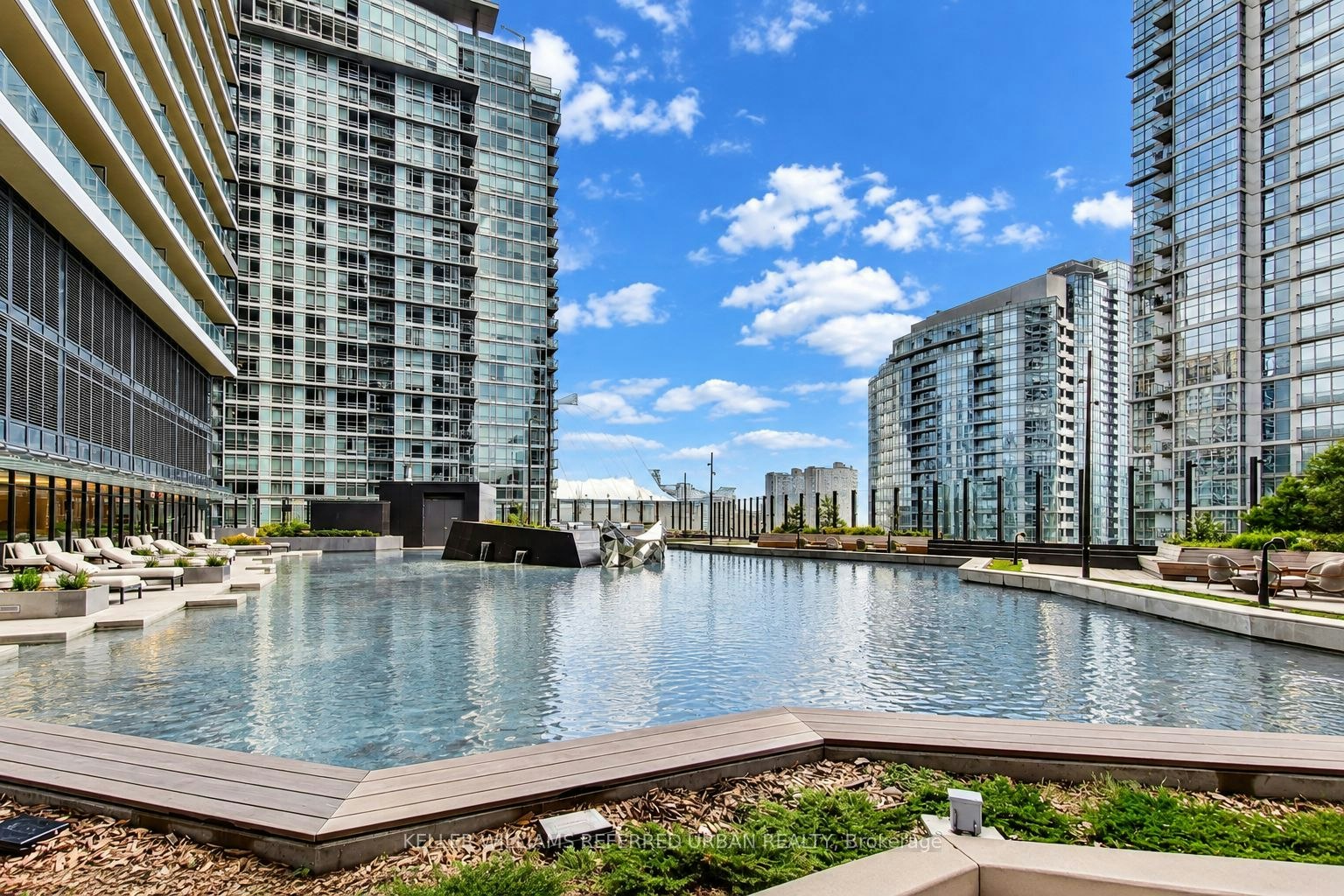 530-3 Concord Cityplace Way, Toronto, ON, M5V 0X4