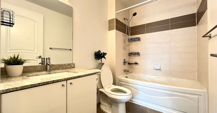 3906-16 Harbour Street, Toronto, ON, M5J 2Z7 - 13
