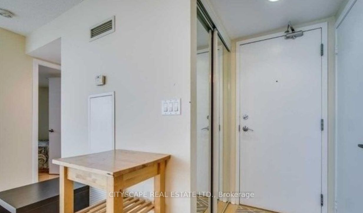 1804-600 Fleet Street, Toronto, ON, M5V 1B7 - 2