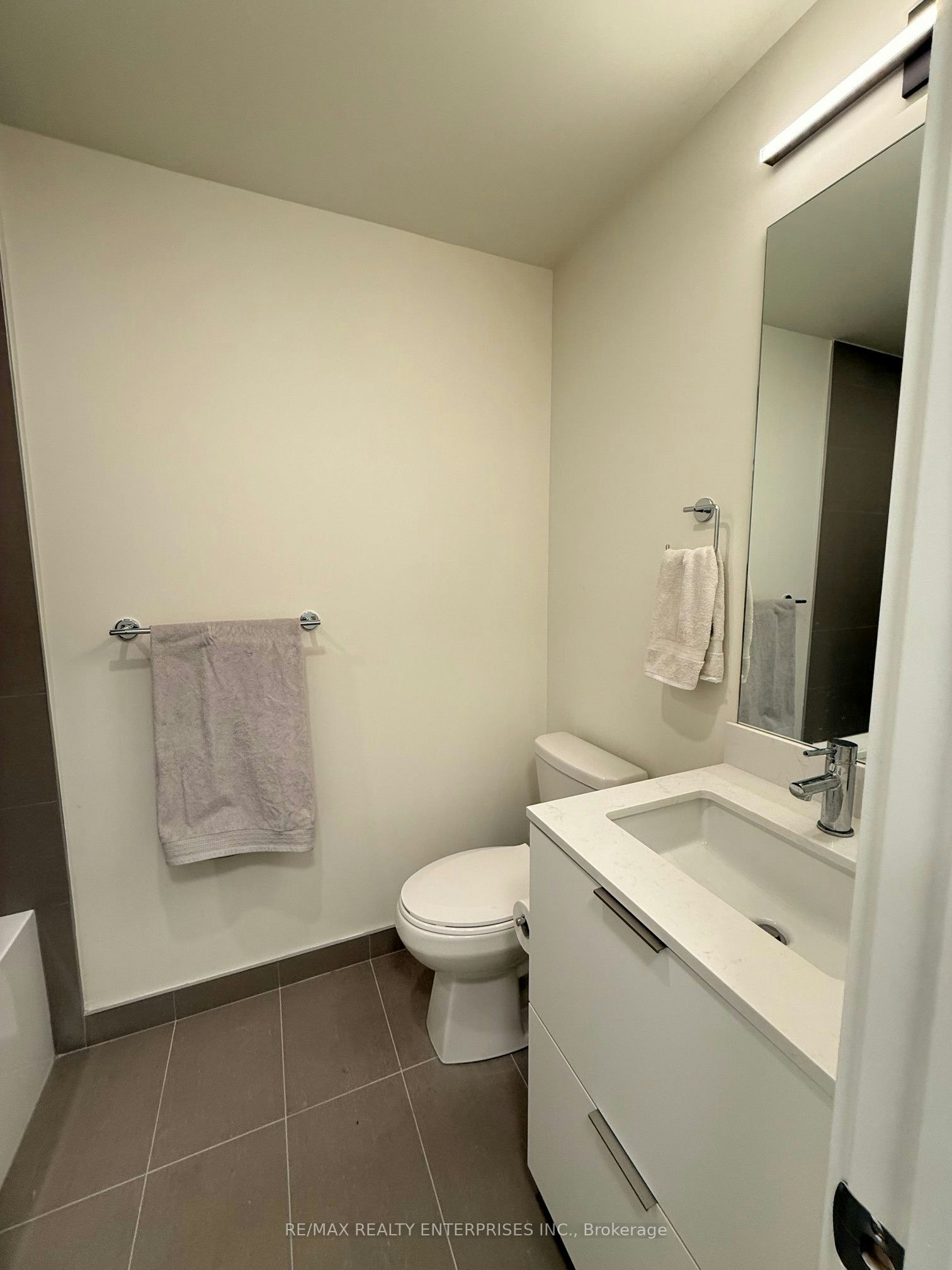 305-89 Church Street, Toronto, ON, M5C 0B7 - 8