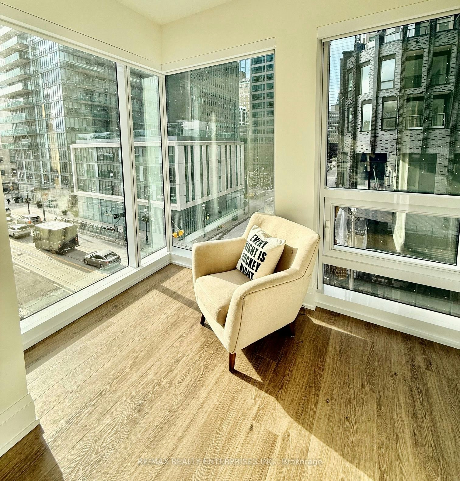 305-89 Church Street, Toronto, ON, M5C 0B7 - 12
