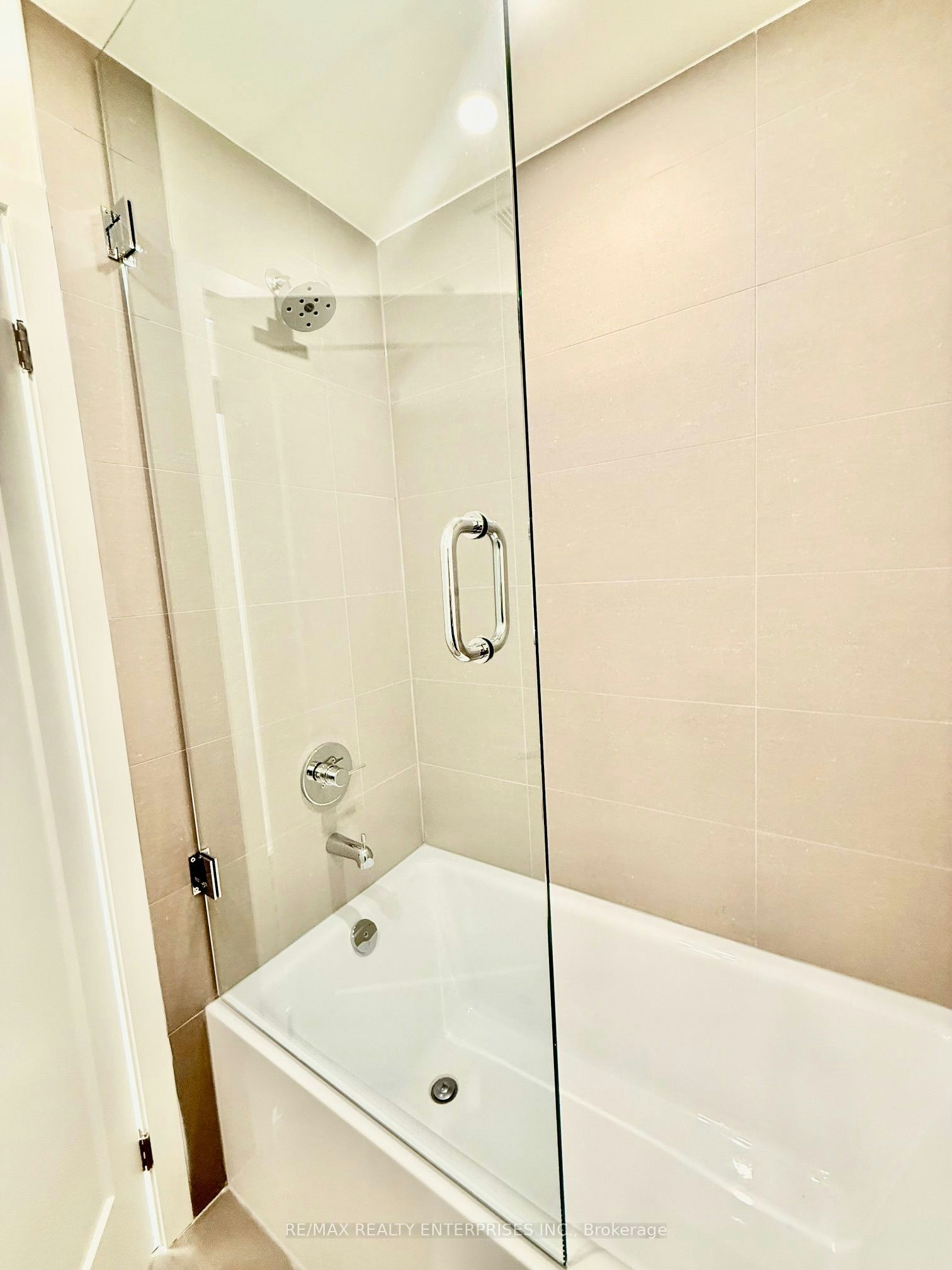 305-89 Church Street, Toronto, ON, M5C 0B7 - 9