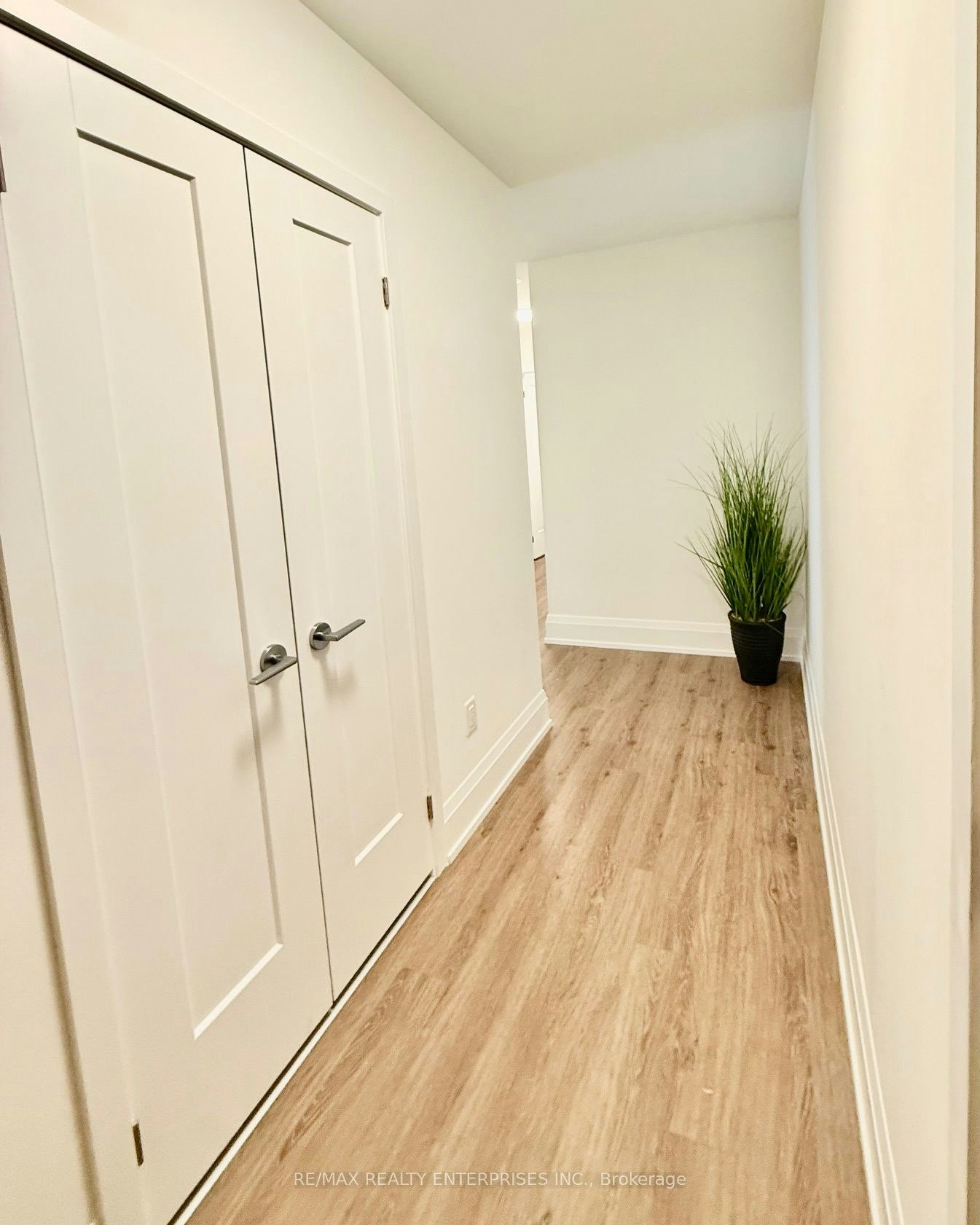305-89 Church Street, Toronto, ON, M5C 0B7 - 4