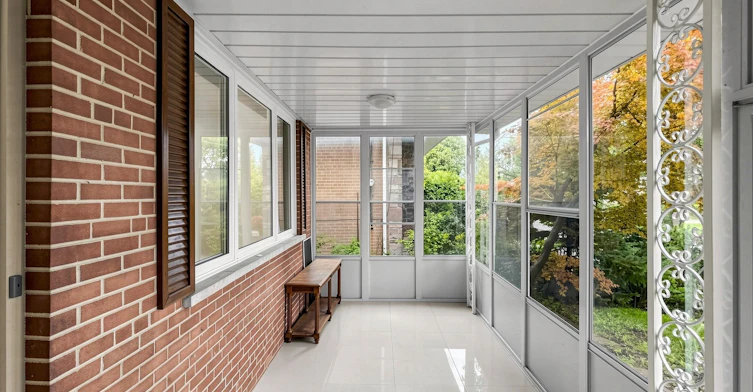 32 Wycliffe Crescent, Toronto, ON, M2K 1V6 - 4
