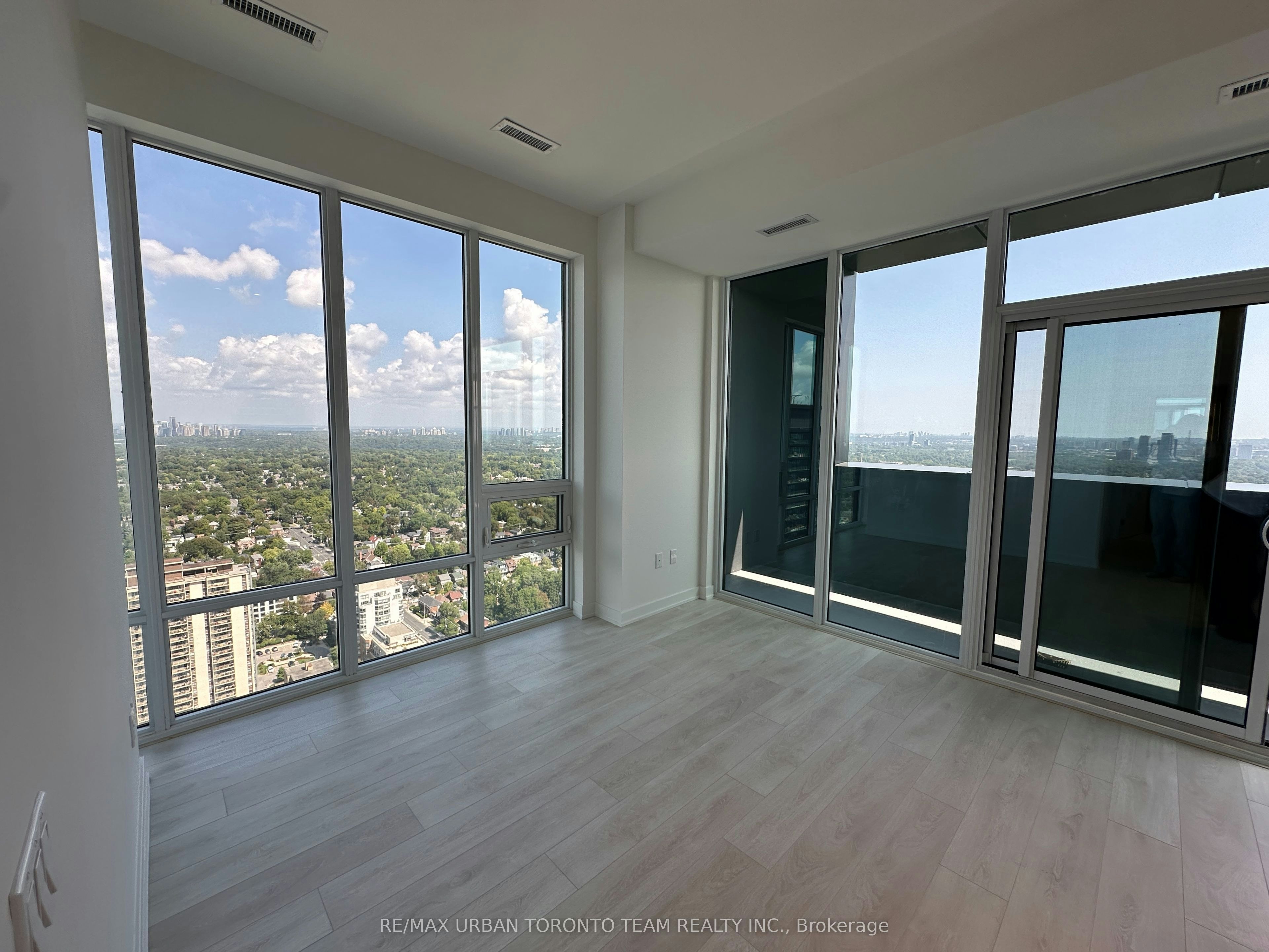 3902 (UPH-02)-127 Broadway Avenue, Toronto, ON, M4P 1V4 - 3
