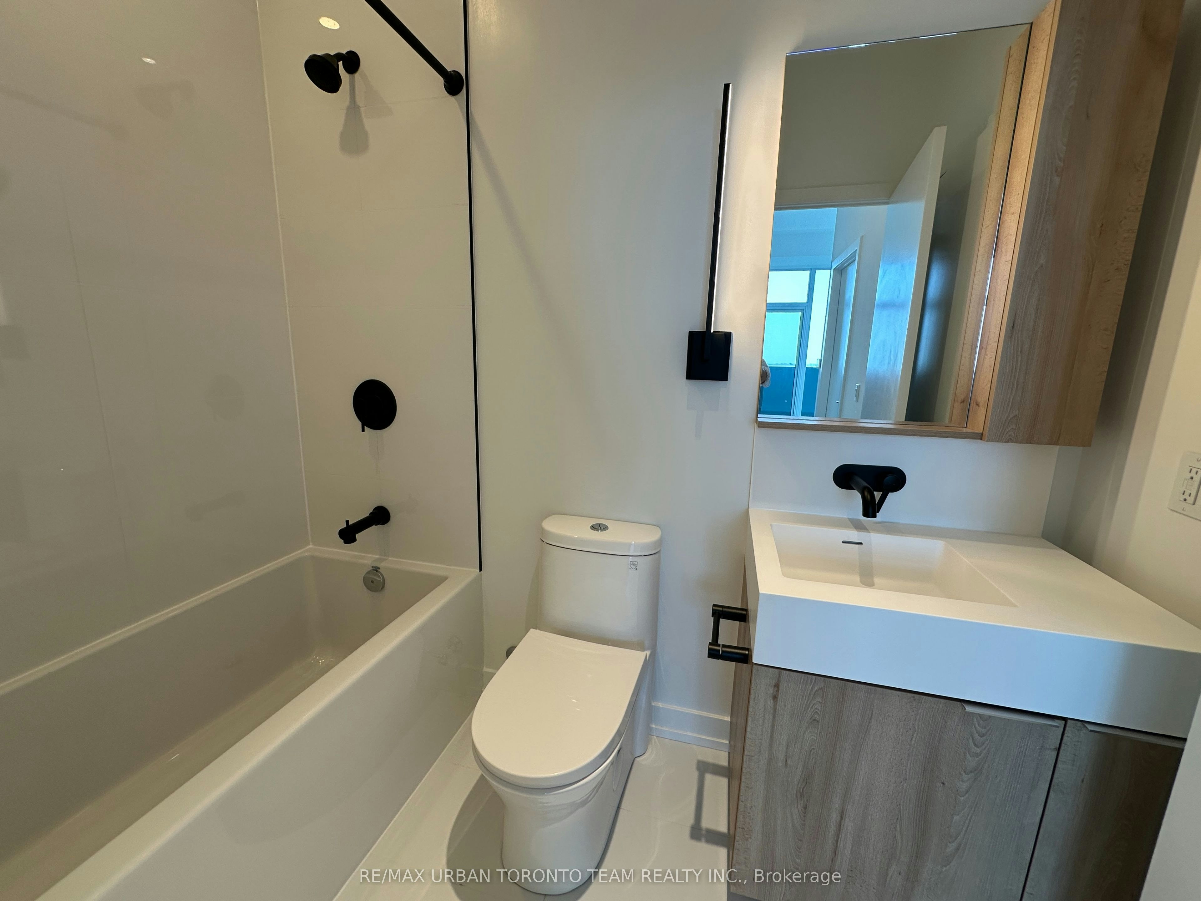 3902 (UPH-02)-127 Broadway Avenue, Toronto, ON, M4P 1V4 - 11
