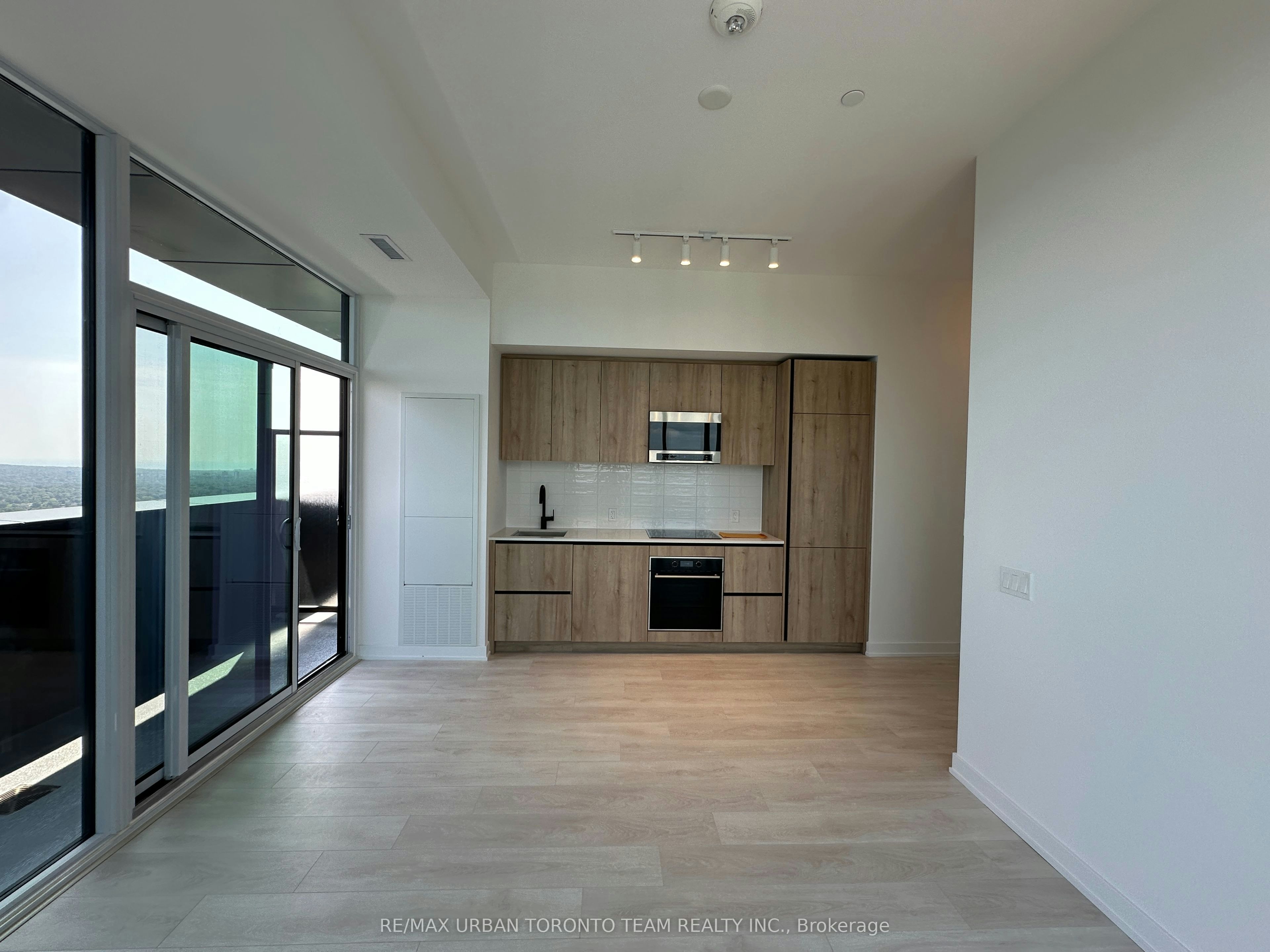 3902 (UPH-02)-127 Broadway Avenue, Toronto, ON, M4P 1V4 - 2