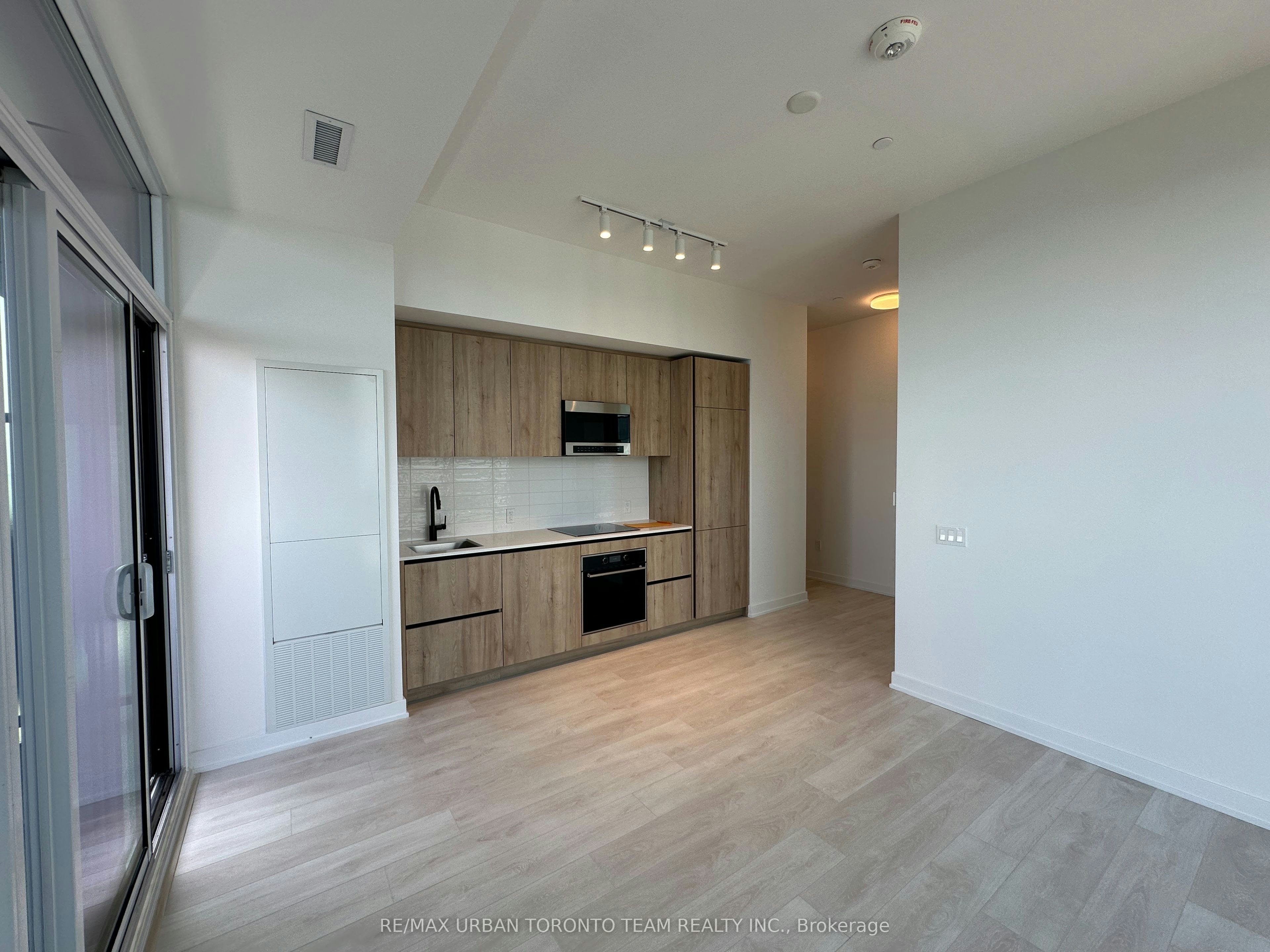 3902 (UPH-02)-127 Broadway Avenue, Toronto, ON, M4P 1V4 - 4