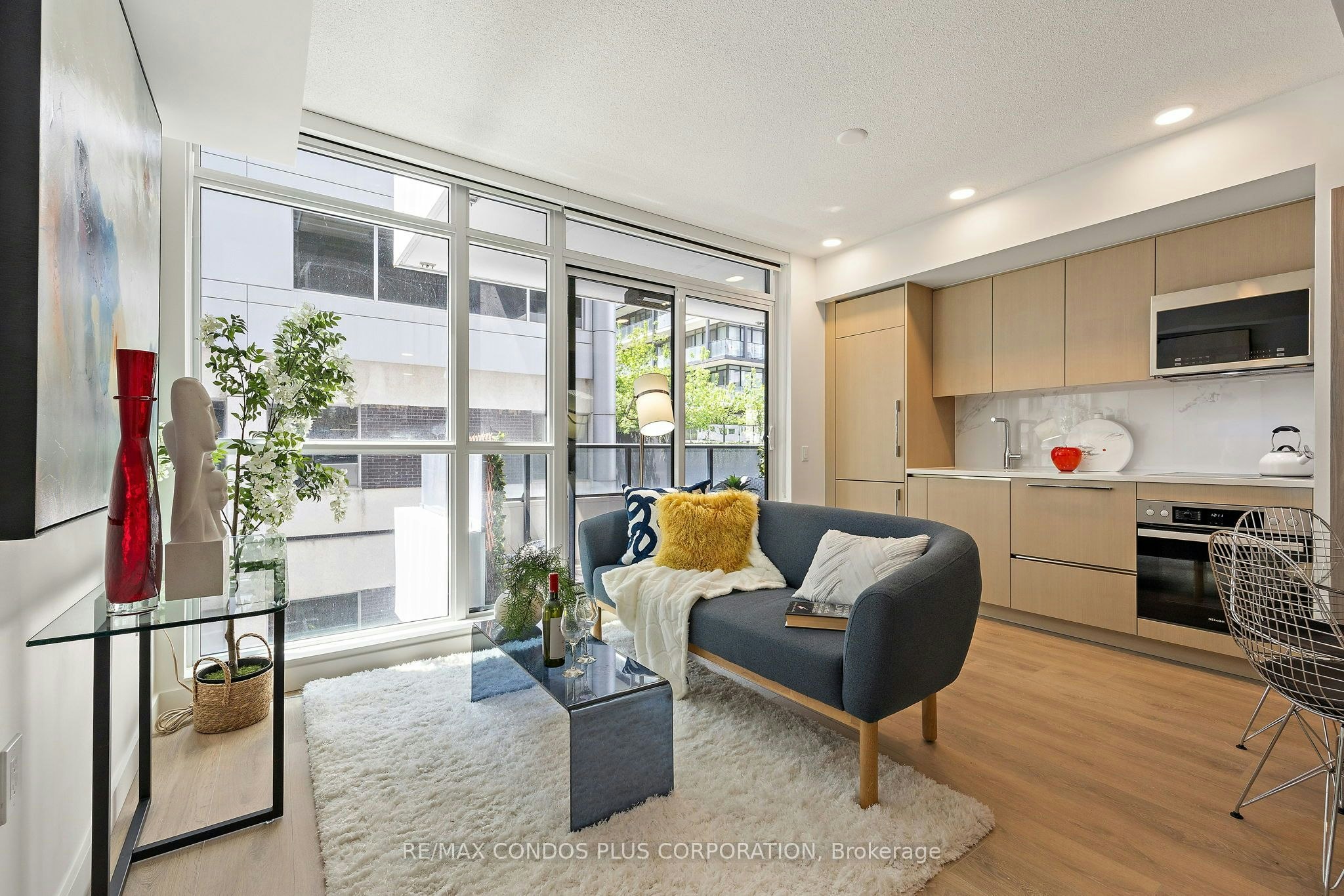 810-38 Widmer Street, Toronto, ON, M5V 0P7 - 2