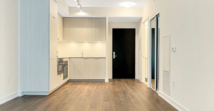 407-158 Front Street E, Toronto, ON, M5A 0K9