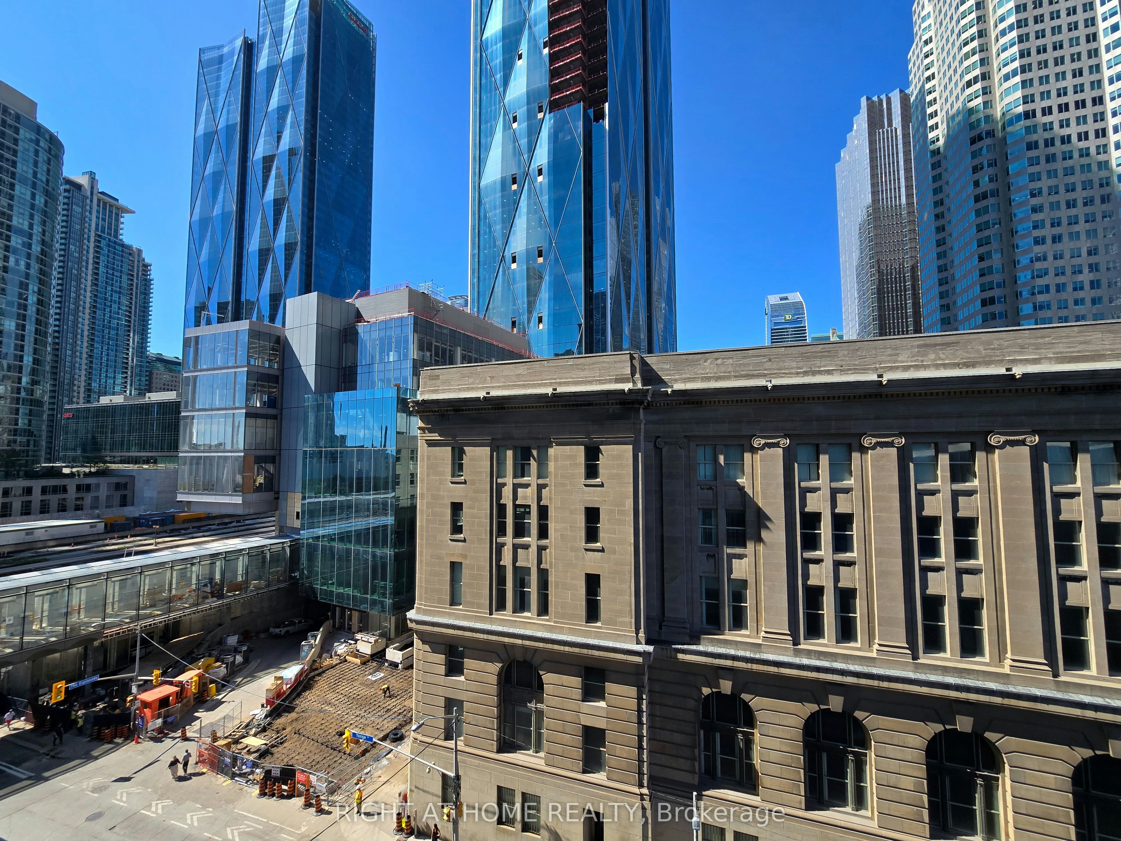 705-8 The Esplanade N/A, Toronto, ON, M5E 0A6 - 12