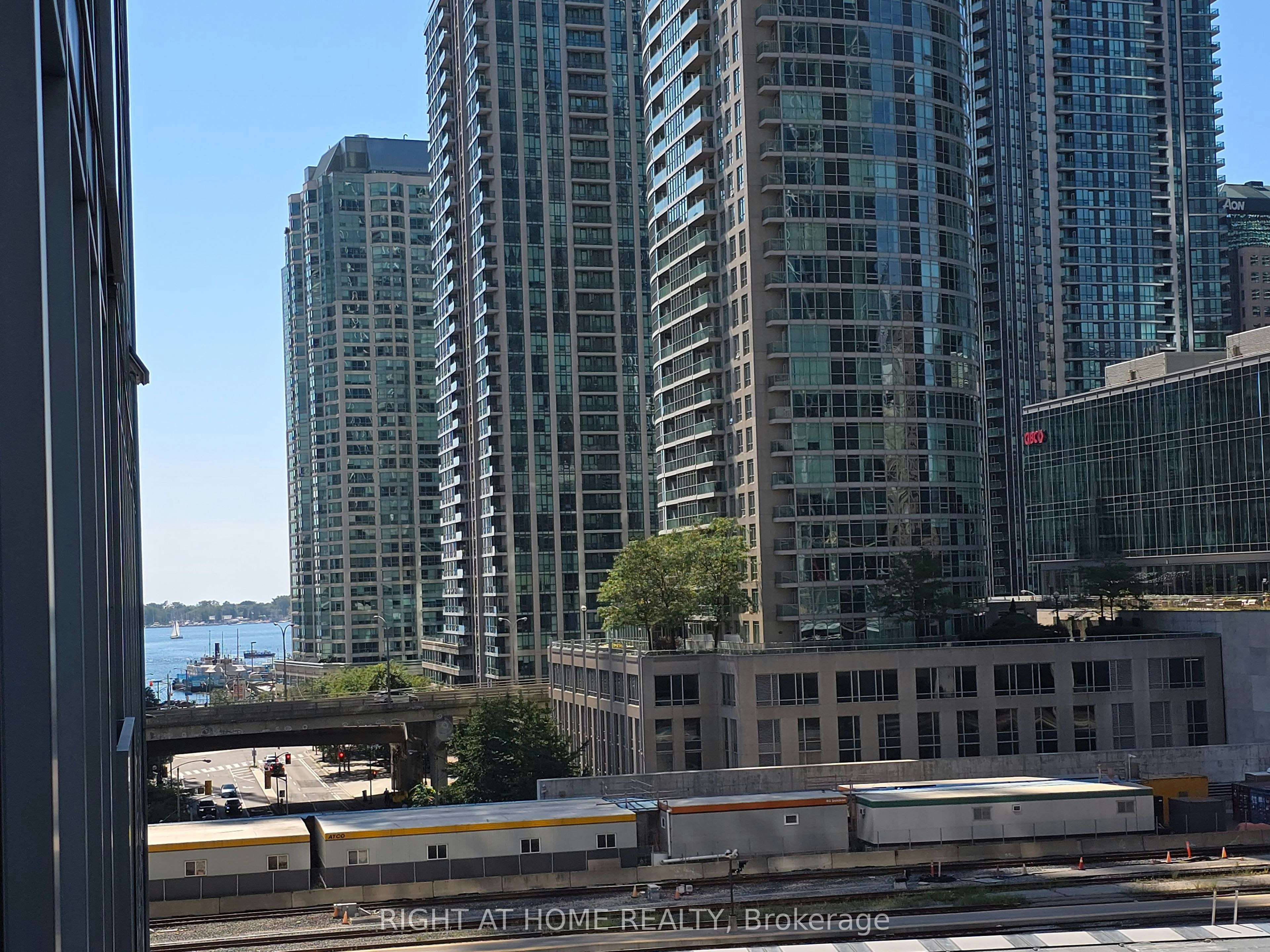 705-8 The Esplanade N/A, Toronto, ON, M5E 0A6 - 13