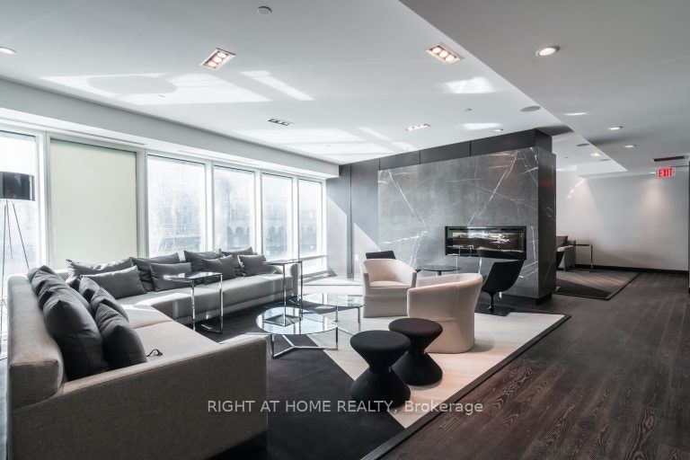 705-8 The Esplanade N/A, Toronto, ON, M5E 0A6 - 19