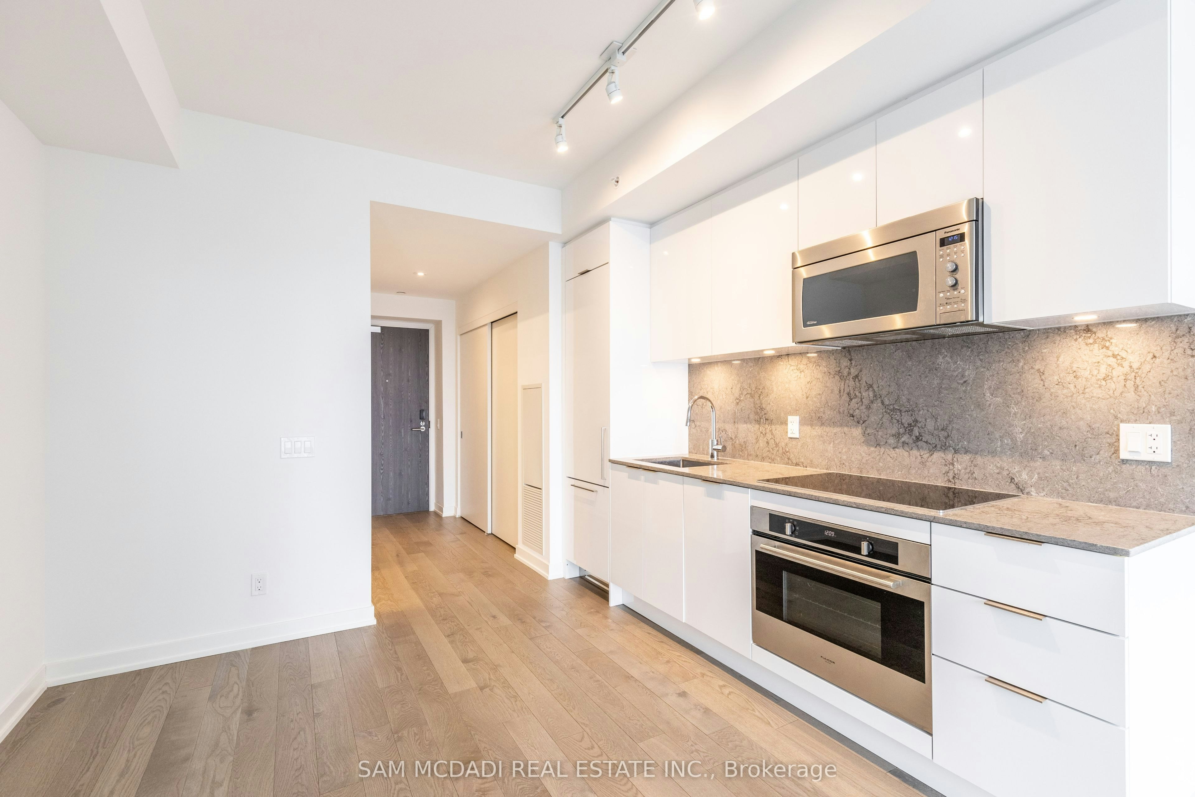3608-20 Lombard Street, Toronto, ON, M5C 0A7 - 6