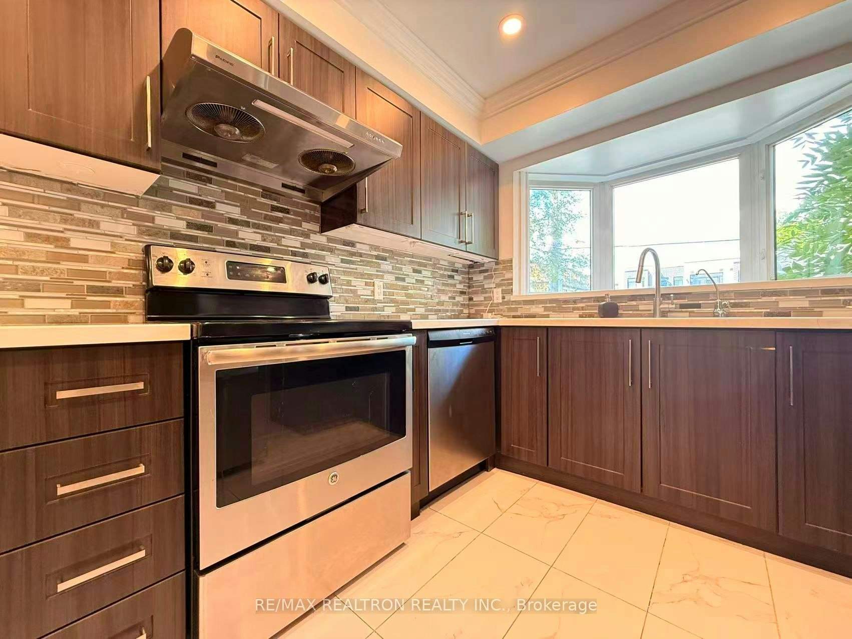 269 Finch Avenue E, Toronto, ON, M1C 2W2 - 9
