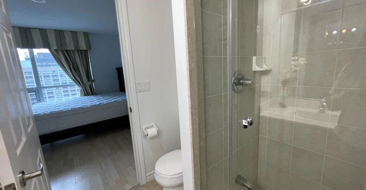 1402-761 Bay Street, Toronto, ON, M5G 2R2 - 13