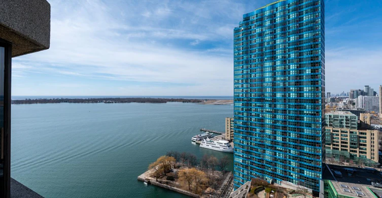 2204-65 Harbour Square, Toronto, ON, M5J 2L4