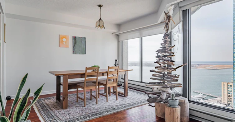 2204-65 Harbour Square, Toronto, ON, M5J 2L4 - 10