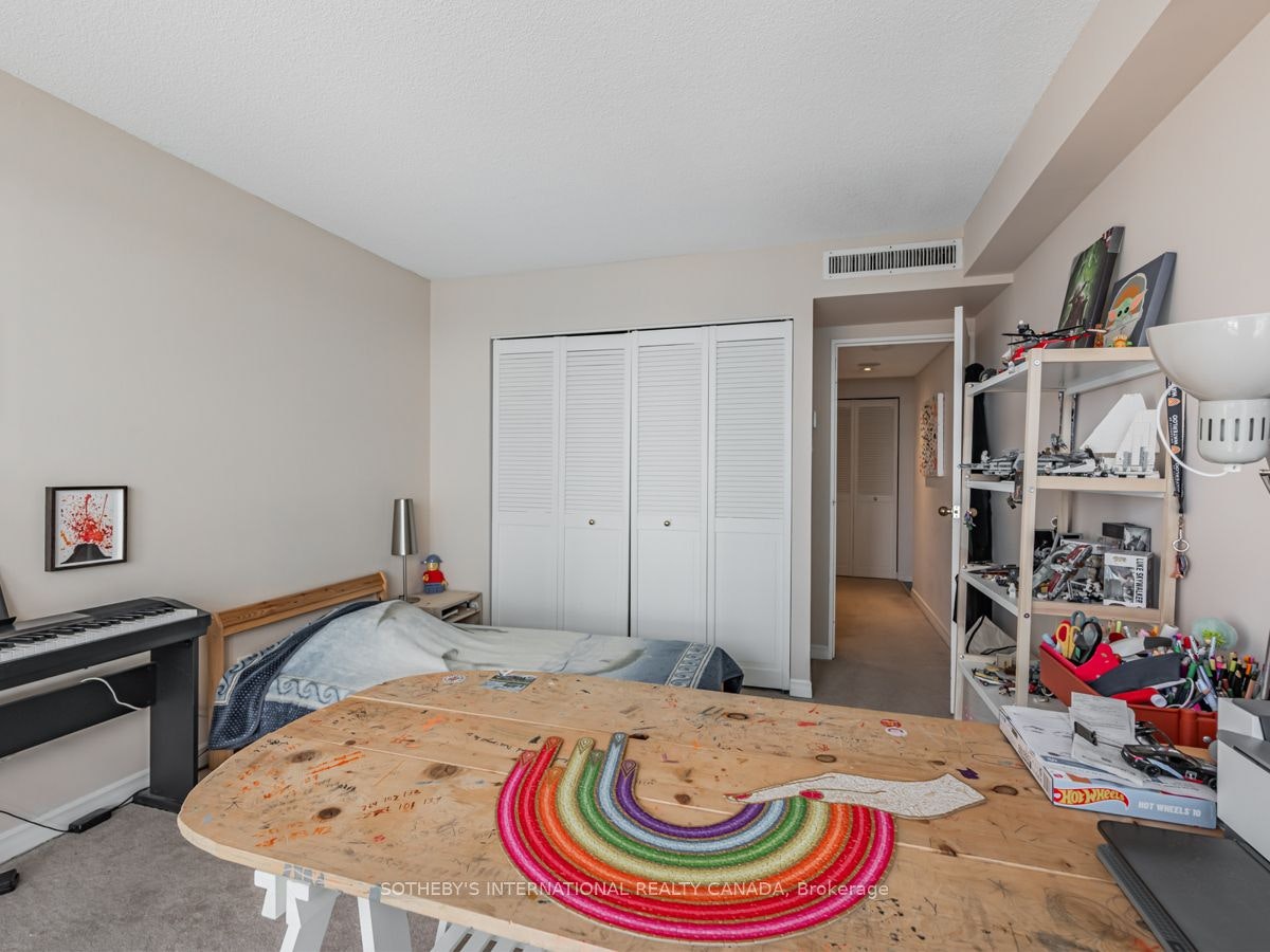 2204-65 Harbour Square, Toronto, ON, M5J 2L4 - 21