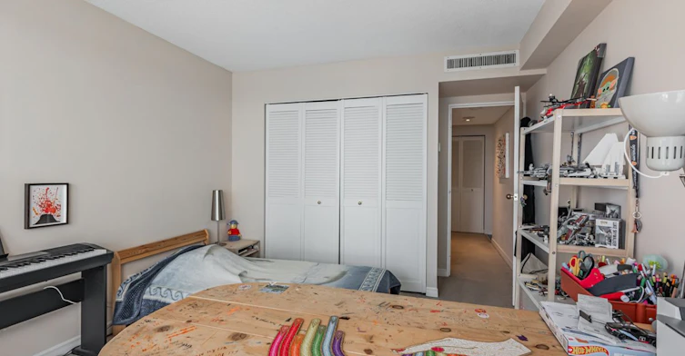 2204-65 Harbour Square, Toronto, ON, M5J 2L4 - 21