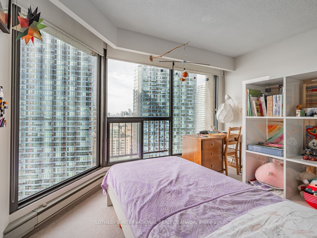 2204-65 Harbour Square, Toronto, ON, M5J 2L4 - 24