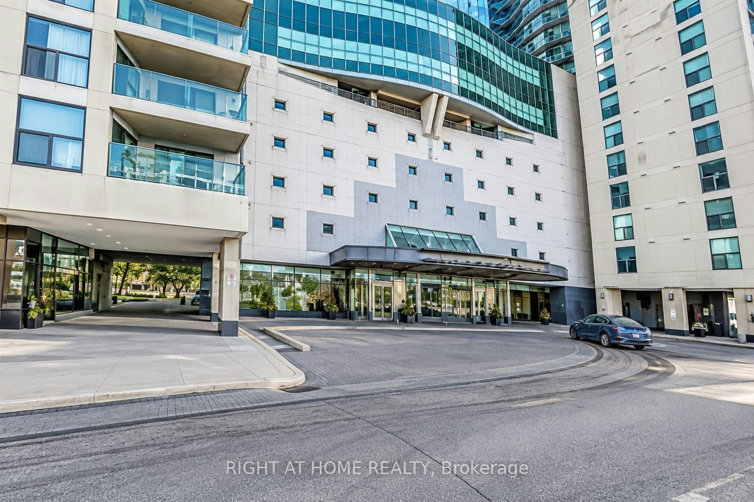 3110-77 Harbour Square, Toronto, ON, M5J 2S2 - 4