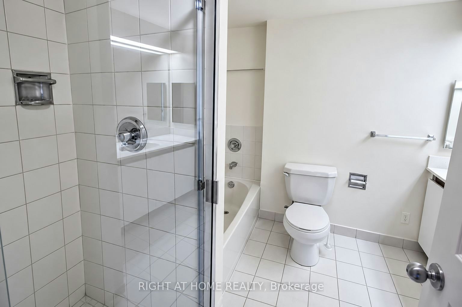 3110-77 Harbour Square, Toronto, ON, M5J 2S2 - 18