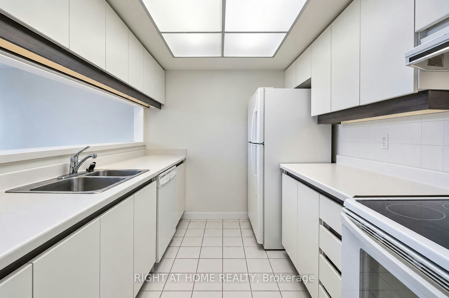 3110-77 Harbour Square, Toronto, ON, M5J 2S2 - 16
