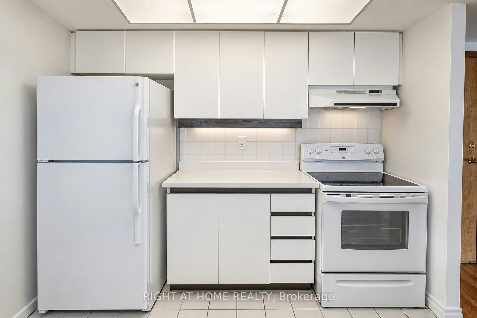 3110-77 Harbour Square, Toronto, ON, M5J 2S2 - 15