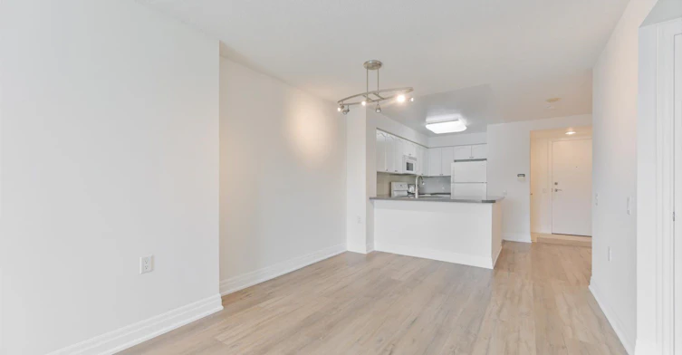 607-21 Hillcrest Avenue, Toronto, ON, M2N 7K2 - 2