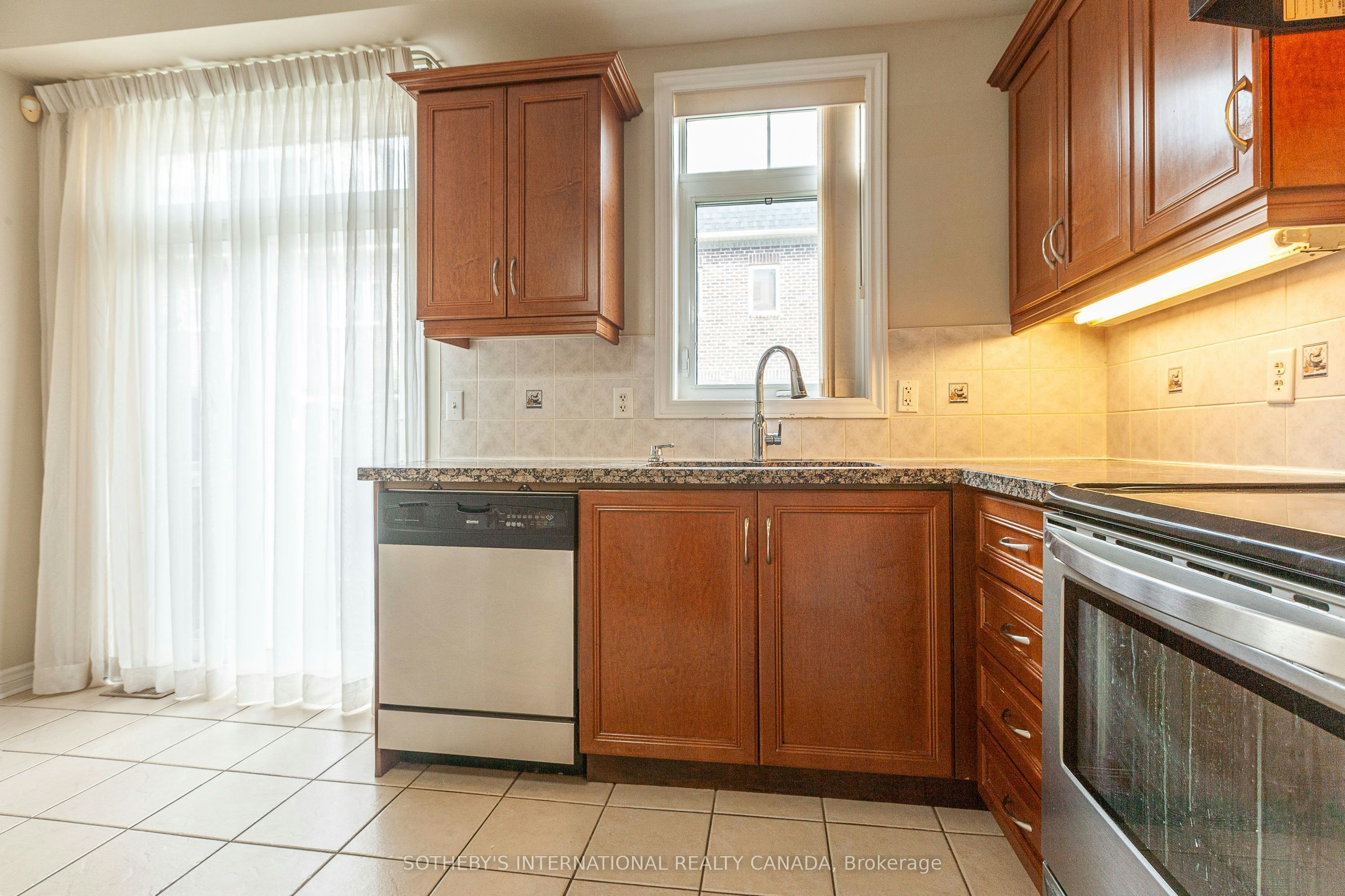 60 Routliffe Lane, Toronto, ON, M2N 0A5 - 12