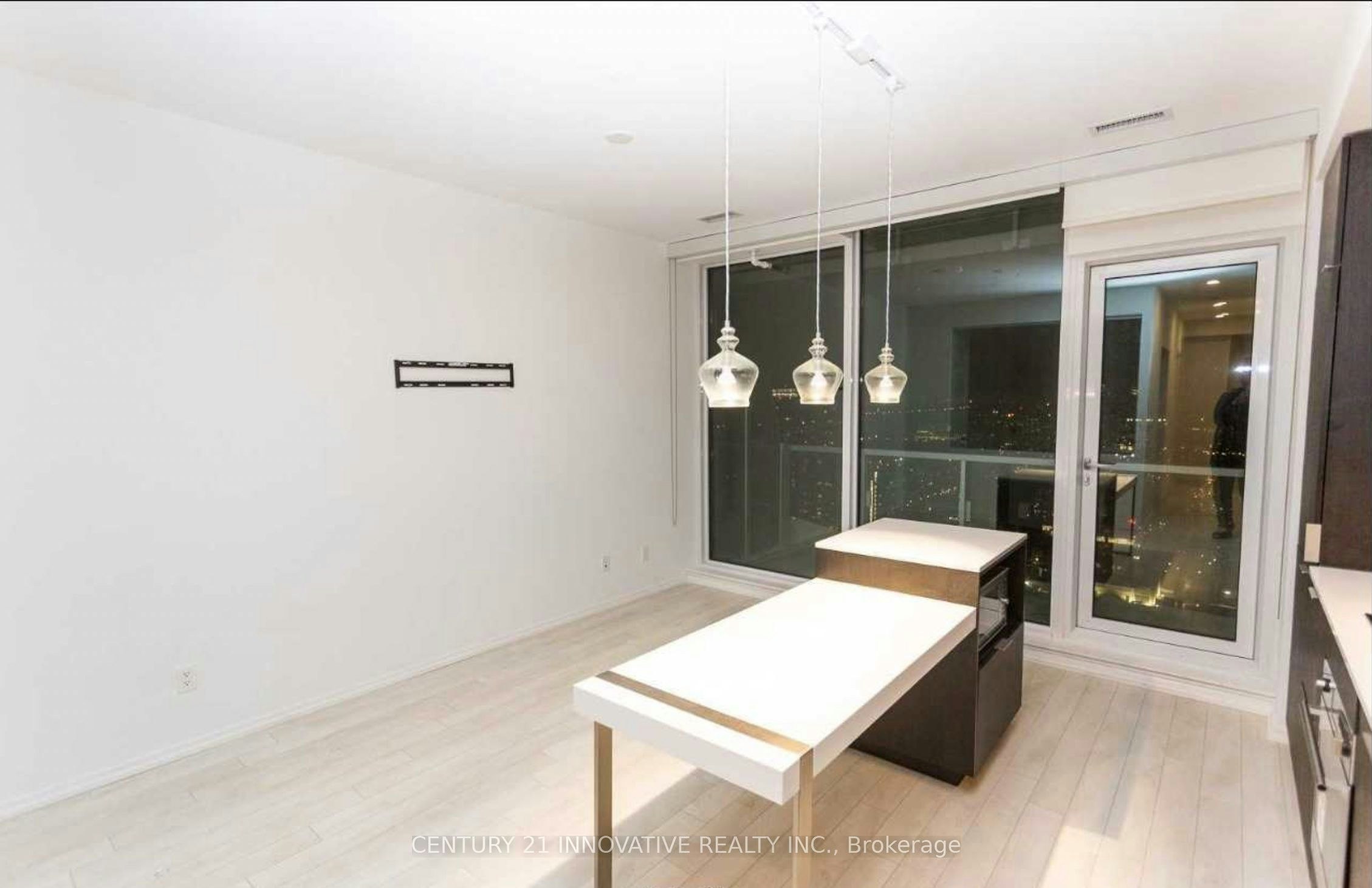 4503-197 Yonge Street, Toronto, ON, M5B 0C1 - 7